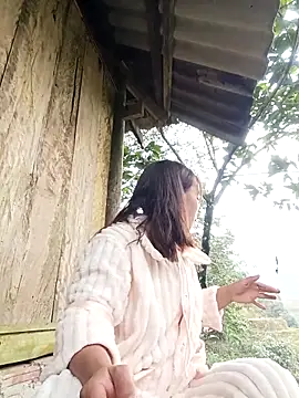 Snapshot of Nguyet2k4 chatting on December 5, 2025, 1:16 am Nguyet2k4 online show from December 5, 2025, 1:16 am