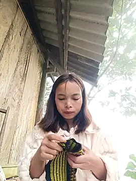 Snapshot of Nguyet2k4 chatting on December 15, 2025, 1:22 am Nguyet2k4 online show from December 15, 2025, 1:22 am