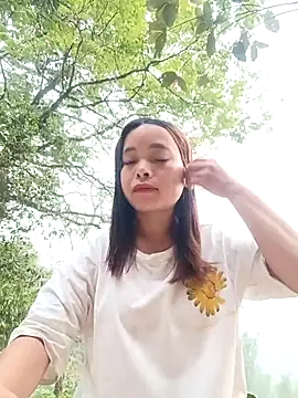 Nguyet2k4 online show from April 13, 2026, 11:09 pm