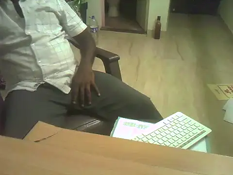 Snapshot of Vickyins480000 chatting on January 8, 2026, 4:35 pm Vickyins480000 online show from January 8, 2026, 4:35 pm