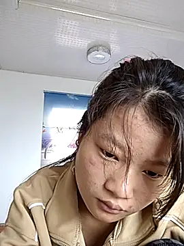nghi-xinh online show from October 17, 2025, 4:05 am