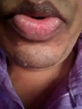 Snapshot of svk_05 chatting on December 2, 2025, 7:54 am svk 05 online show from December 2, 2025, 7:54 am