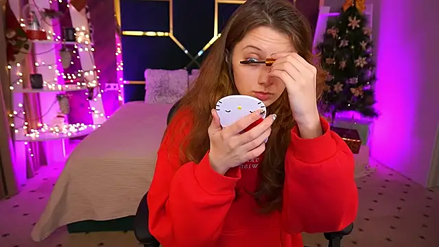 CuteeFoxy online show from January 7, 2026, 2:22 pm