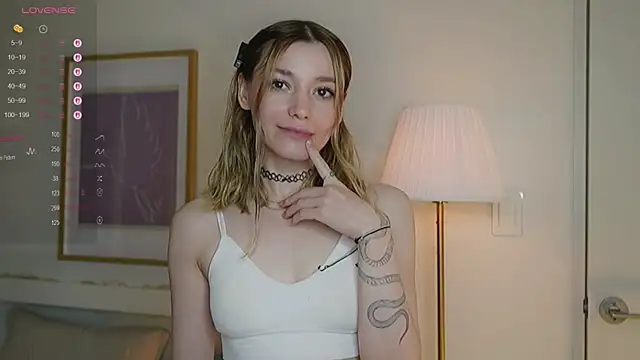 Snapshot of StarryMary chatting on October 22, 2025, 9:03 pm StarryMary online show from October 22, 2025, 9:03 pm