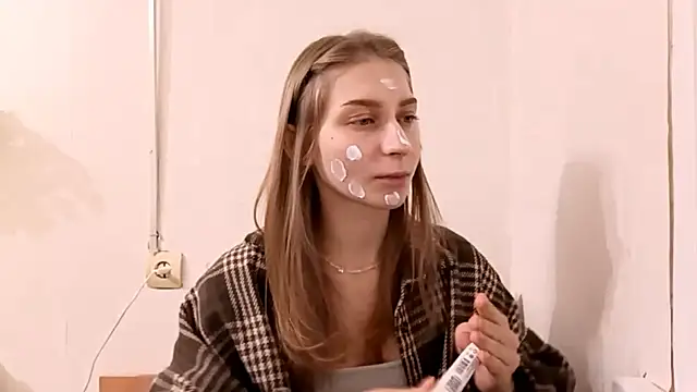 Snapshot of PetronilaReagen chatting on December 2, 2025, 12:18 pm PetronilaReagen online show from December 2, 2025, 12:18 pm