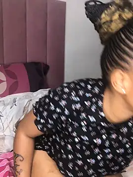 Bubbles156 online show from April 19, 2026, 1:34 pm