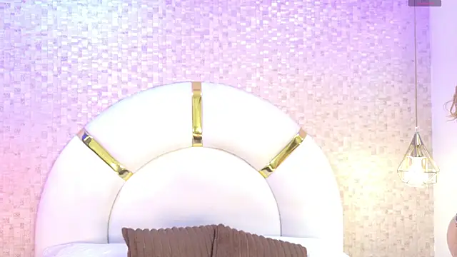 emmy rose25 online show from November 2, 2025, 12:10 pm