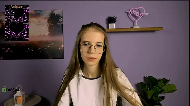 Snapshot of lulu_fly_ chatting on November 11, 2025, 7:52 pm lulu fly online show from November 11, 2025, 7:52 pm