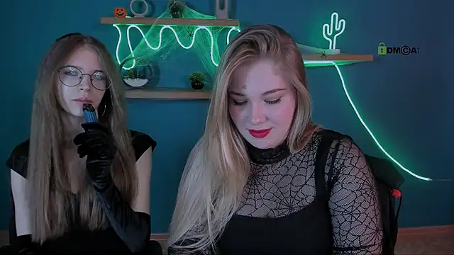 Snapshot of lulu_fly_ chatting on October 31, 2025, 8:44 am lulu fly online show from October 31, 2025, 8:44 am