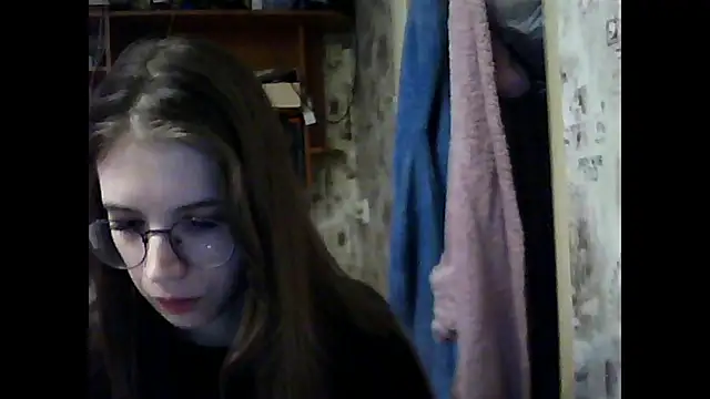 Snapshot of lulu_fly_ chatting on December 17, 2025, 8:30 am lulu fly online show from December 17, 2025, 8:30 am