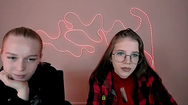 Snapshot of lulu_fly_ chatting on October 21, 2025, 8:47 am lulu fly online show from October 21, 2025, 8:47 am