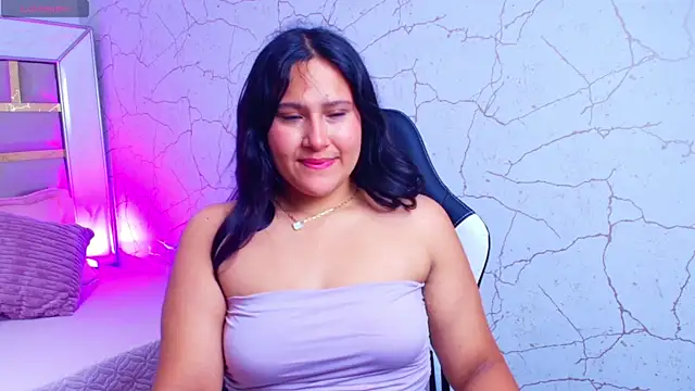 luna jonezz online show from November 2, 2025, 9:25 am