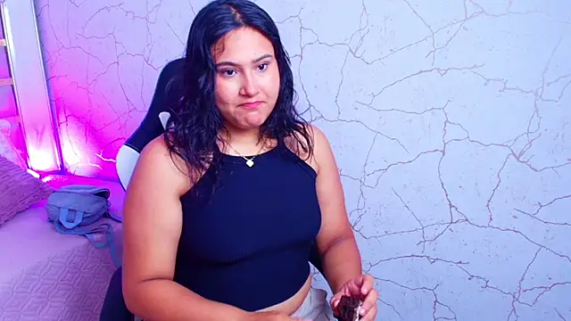 luna jonezz online show from November 4, 2025, 11:14 am