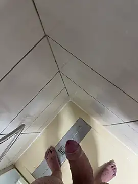 jesuislabb01 online show from November 11, 2025, 6:58 pm