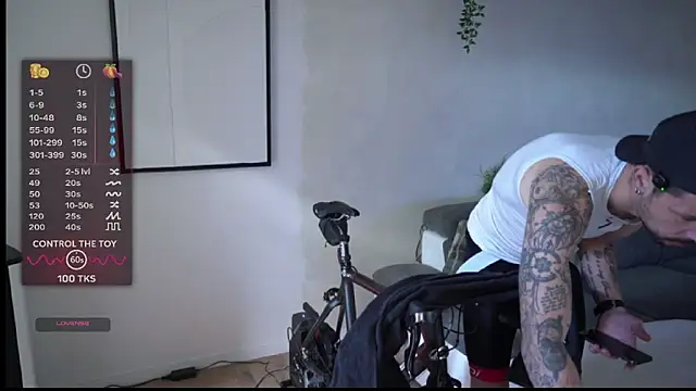 Snapshot of monsieurguitsxxx chatting on February 27, 2026, 12:38 pm monsieurguitsxxx online show from February 27, 2026, 12:38 pm