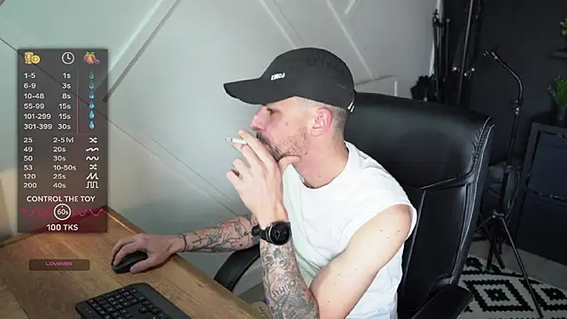 Snapshot of monsieurguitsxxx chatting on March 9, 2026, 12:52 pm monsieurguitsxxx online show from March 9, 2026, 12:52 pm