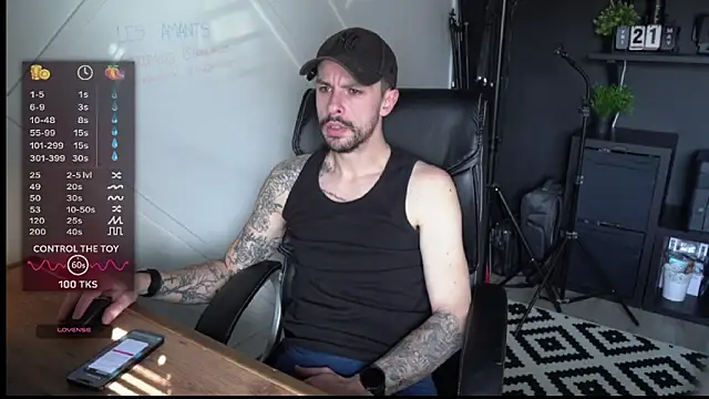 Snapshot of monsieurguitsxxx chatting on February 26, 2026, 1:33 pm monsieurguitsxxx online show from February 26, 2026, 1:33 pm