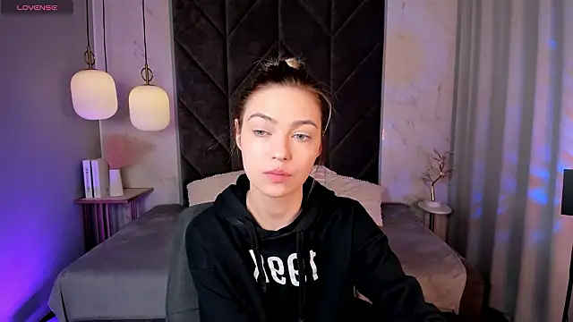 AlysiaSun  online show from March 28, 2026, 1:23 pm