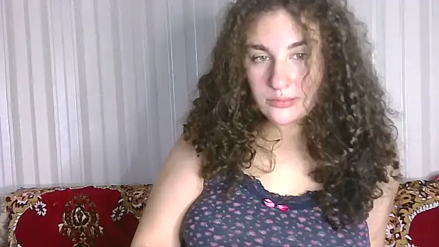 Kiki Catty online show from October 22, 2025, 1:10 pm