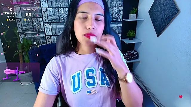 Sub Scarlett online show from December 3, 2025, 8:08 pm