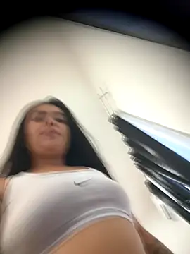 Snapshot of I_Amvictoria chatting on October 22, 2025, 3:33 pm I Amvictoria online show from October 22, 2025, 3:33 pm