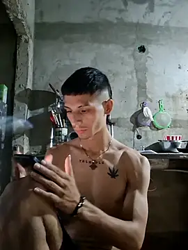 Snapshot of Luciferinthestreet chatting on November 11, 2025, 10:26 pm Luciferinthestreet online show from November 11, 2025, 10:26 pm