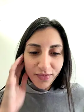 Snapshot of itsmiasofia chatting on October 14, 2025, 5:13 pm itsmiasofia online show from October 14, 2025, 5:13 pm