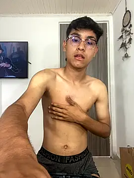 Muchachito18 online show from January 6, 2026, 6:56 pm