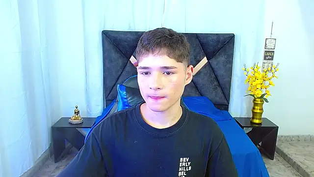Snapshot of Mattass18 chatting on July 8, 2026, 1:45 pm Mattass18 online show from July 8, 2026, 1:45 pm