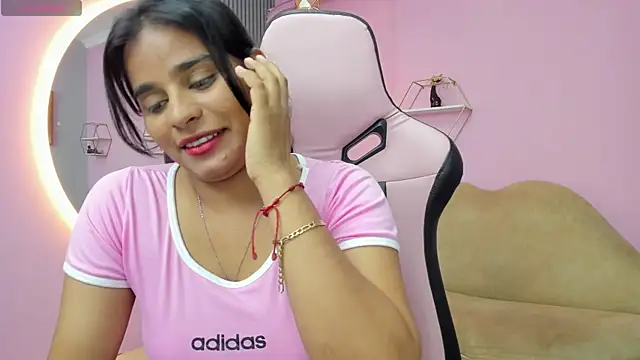 jazmin lovee online show from October 21, 2025, 3:00 pm