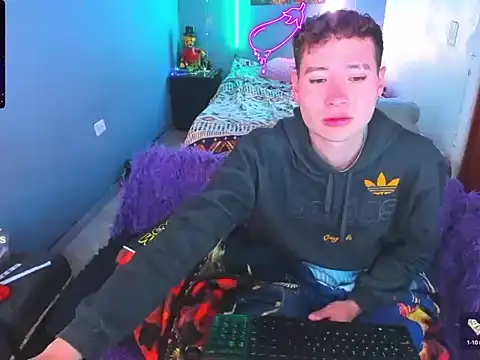 Latin boysxxxx online show from February 15, 2026, 2:45 am