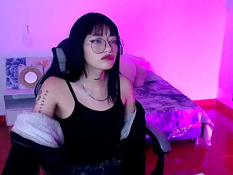 Isabella  666 online show from November 24, 2025, 4:12 am