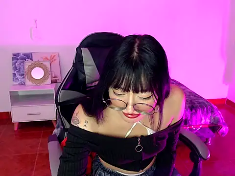 Isabella  666 online show from November 13, 2025, 3:54 am