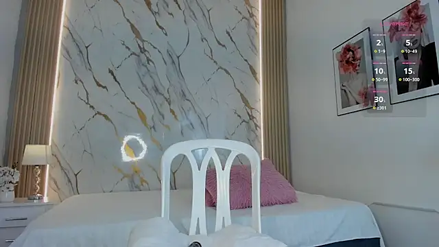 zoe longhair online show from April 16, 2026, 9:39 pm