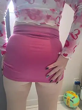 PorcelainDoll1 online show from February 10, 2026, 1:32 pm