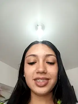 Snapshot of Arianaa_Toro chatting on November 17, 2025, 7:40 pm Arianaa Toro online show from November 17, 2025, 7:40 pm