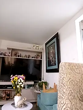 Snapshot of Arianaa_Toro chatting on October 16, 2025, 11:07 am Arianaa Toro online show from October 16, 2025, 11:07 am