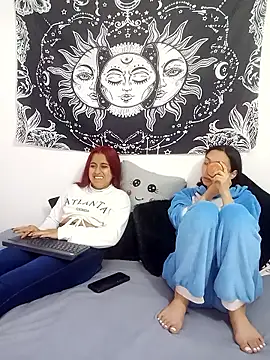 Snapshot of abby_n_emily chatting on November 15, 2025, 12:31 pm abby n emily online show from November 15, 2025, 12:31 pm