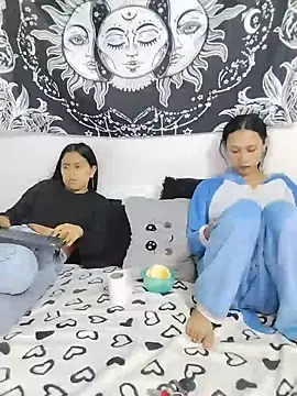 Snapshot of abby_n_emily chatting on May 21, 2026, 2:25 pm abby n emily online show from May 21, 2026, 2:25 pm