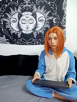 Snapshot of abby_n_emily chatting on November 14, 2025, 12:20 pm abby n emily online show from November 14, 2025, 12:20 pm