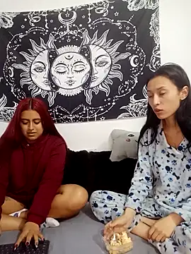 Snapshot of abby_n_emily chatting on November 28, 2025, 12:49 pm abby n emily online show from November 28, 2025, 12:49 pm