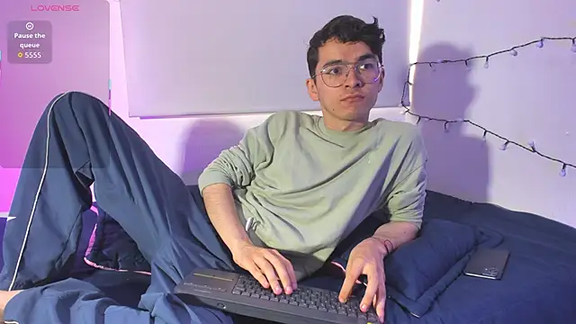 Snapshot of dani_angel_dark chatting on December 14, 2025, 9:31 pm dani angel dark online show from December 14, 2025, 9:31 pm