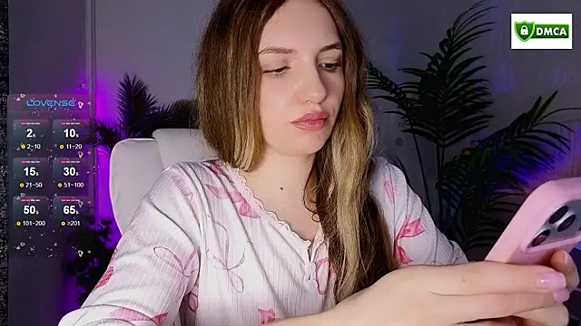 cute cake online show from March 15, 2026, 12:12 pm