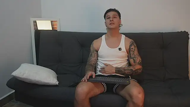 Dominick walker online show from November 1, 2025, 8:14 pm