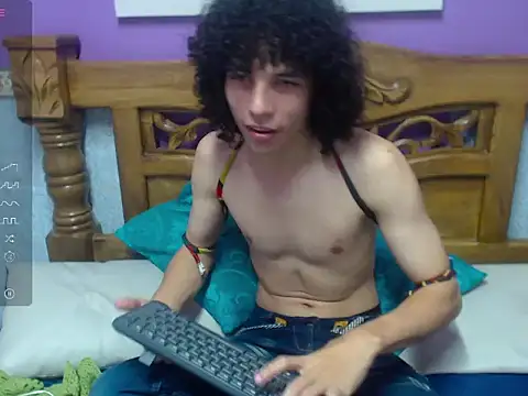 Snapshot of Mike_Miiller_ chatting on October 23, 2025, 6:39 pm Mike Miiller online show from October 23, 2025, 6:39 pm