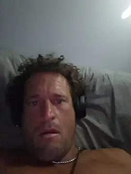 shainnfk online show from November 22, 2025, 4:33 am