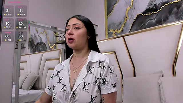 JuliethCruz  online show from October 25, 2025, 5:46 pm