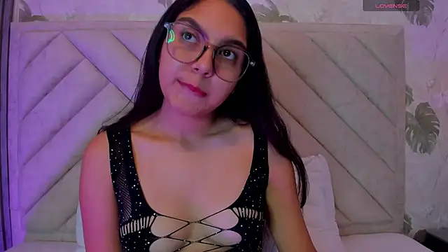 Lexy-Sweet1 online show from November 6, 2025, 4:05 am