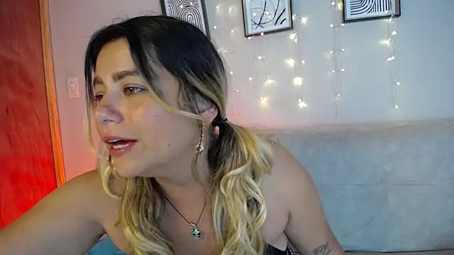 Sweet Bella Valery online show from April 14, 2026, 3:50 pm