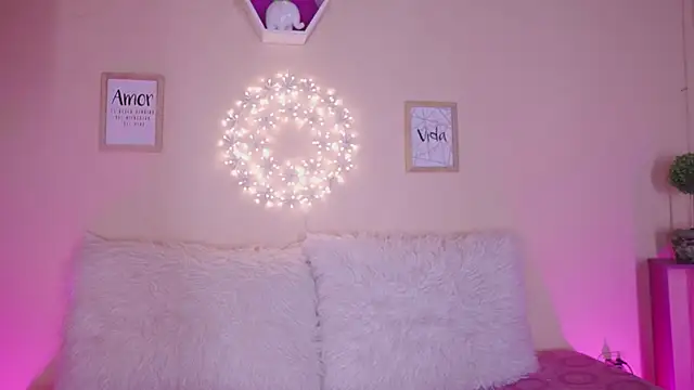 Meggie  online show from November 8, 2025, 9:29 pm